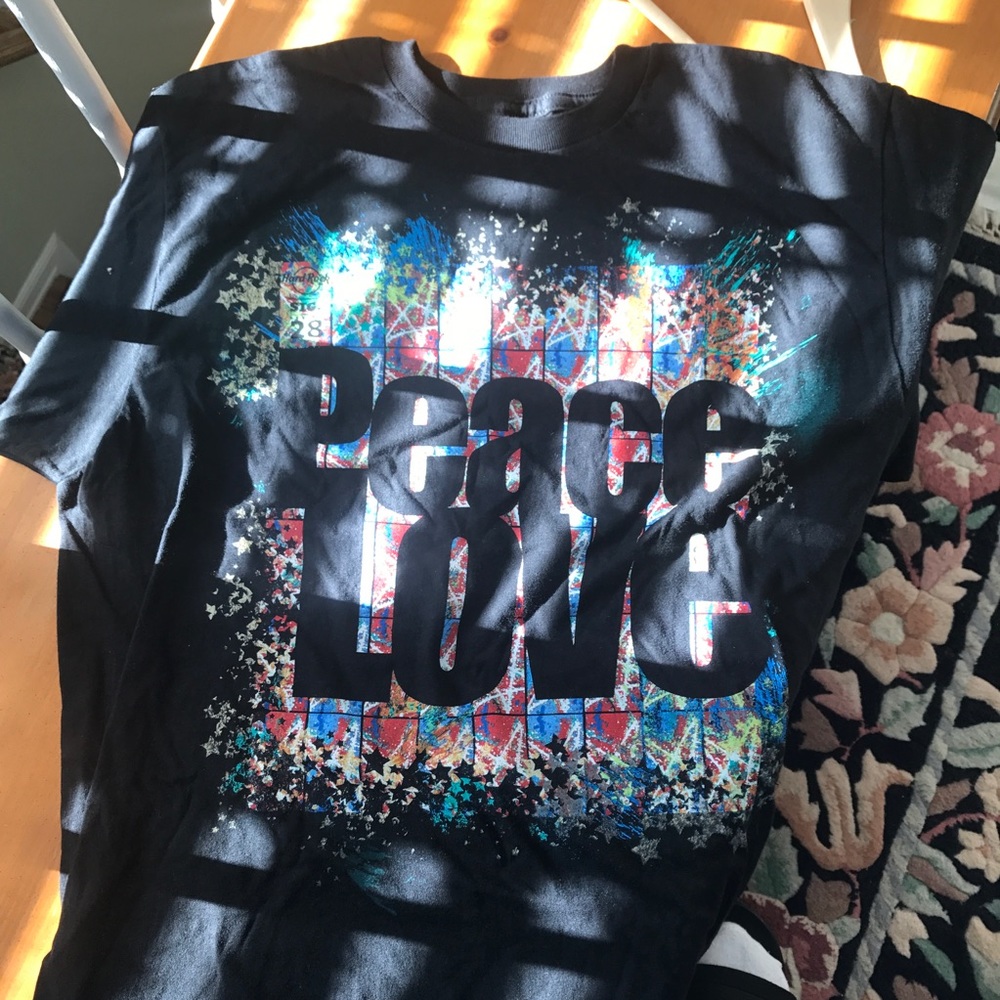 Hard Rock Cafe peace love t shirt signature series